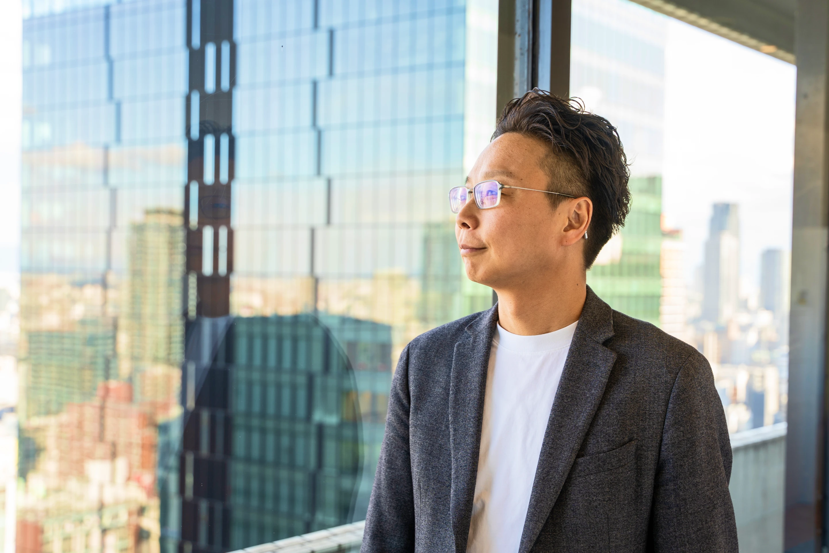 Binarity Bridgeは、コーチング技術、システム専門性、社内外の多様なリソースを駆使し、お客様に最適な価値を提案・共創するプロフェッショナルサービスで真の課題解決へ導きます。